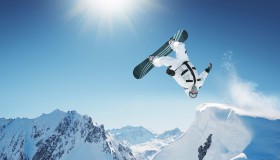aiyouxi-巅峰对决60分钟，Doinb、阿扎伦卡、快船，谁的高光时刻最炸裂？